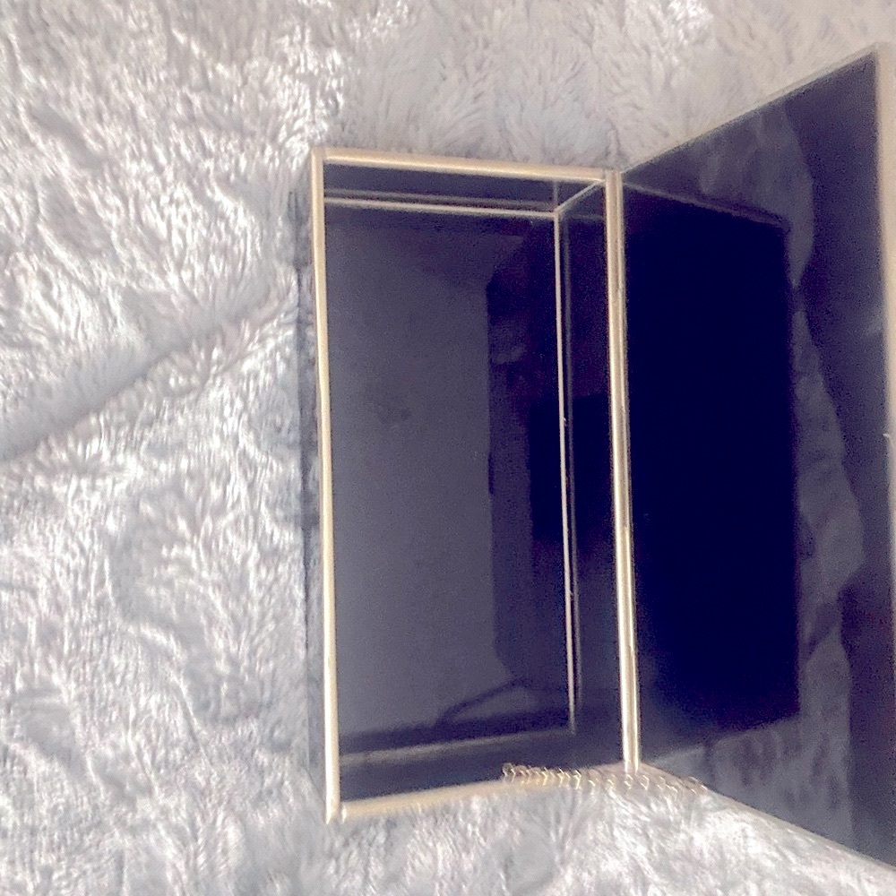 Chanel Black and White Logo Box, this will go fast ! - Picture 5 of 5